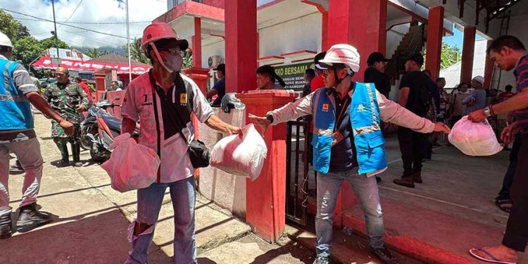 PLN Gerak Cepat Pascaerupsi Gunung Ruang, Kelistrikan Pulau Tagulandang Kini Normal Kembali